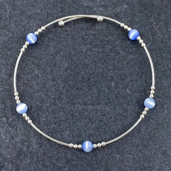 Women's Sterling Silver 925 Memory Wire Blue Simulated Cat's Eye Bracelet 7.5" - Picture 1 of 4